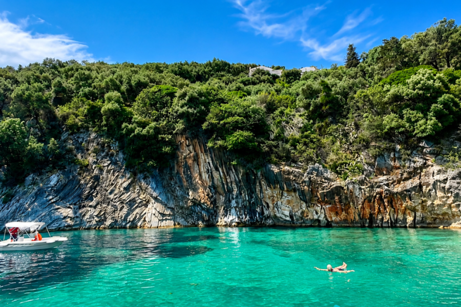 2.5 Hour Blue Coves & Durrells White House Boat Tour from Corfu Town